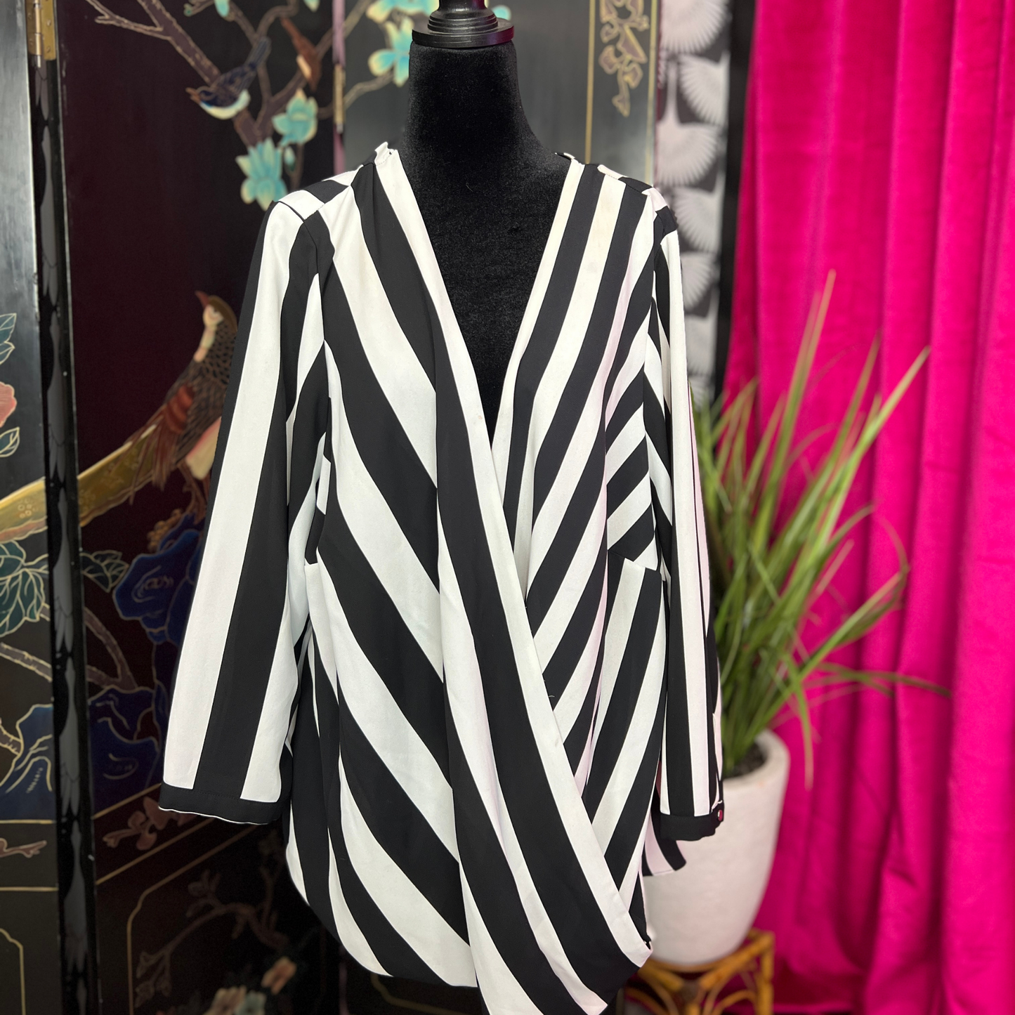 The Classic Duo – Black & White Top Bundle