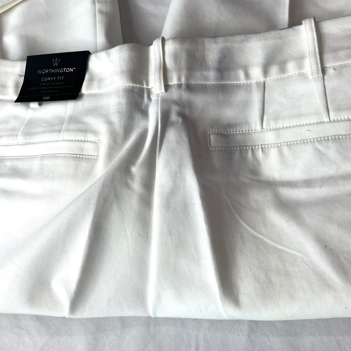 The Park Avenue – Cashmere Sweater & Crisp White Pants Set
