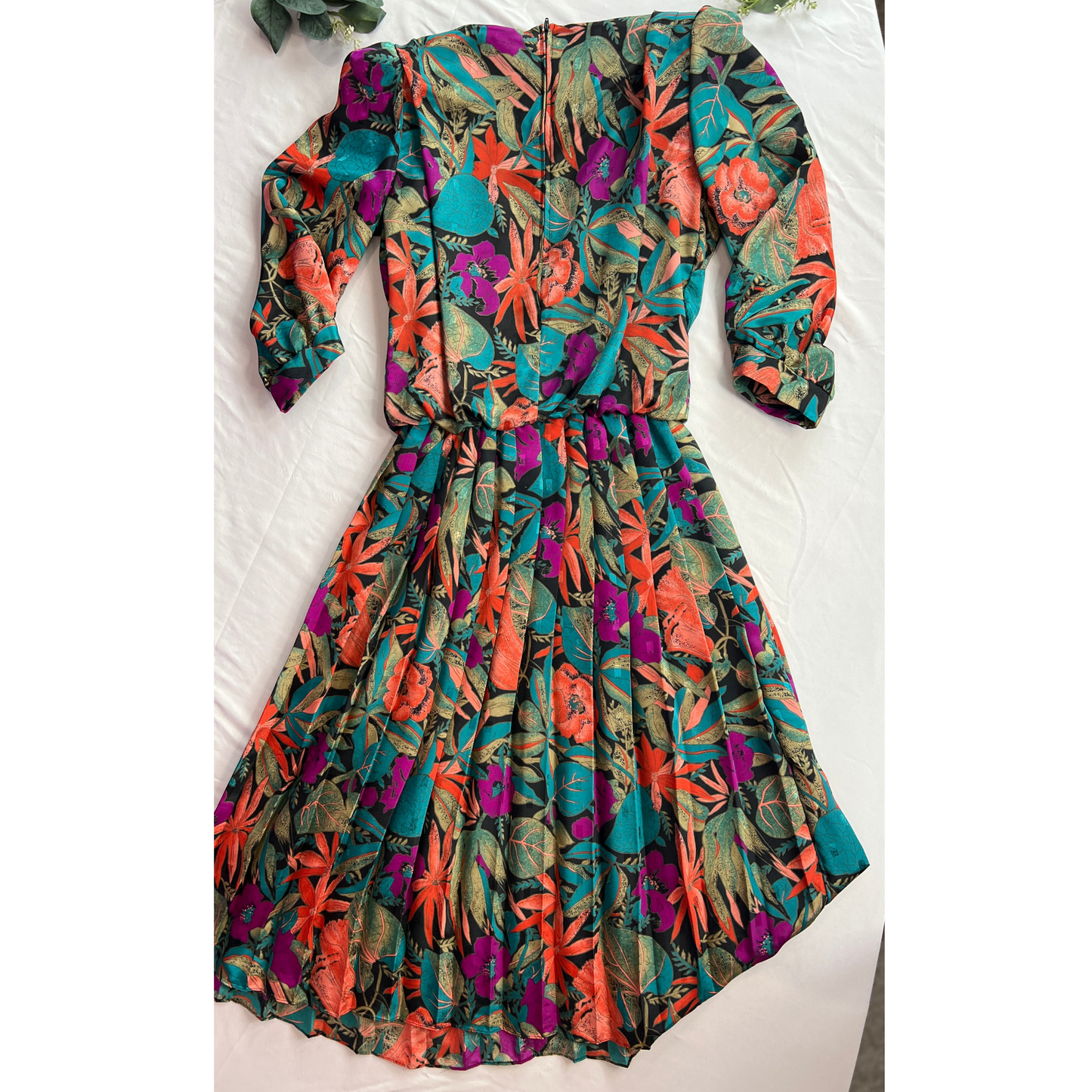 The Evergreen Muse – Vintage Leaf Print Midi Dress