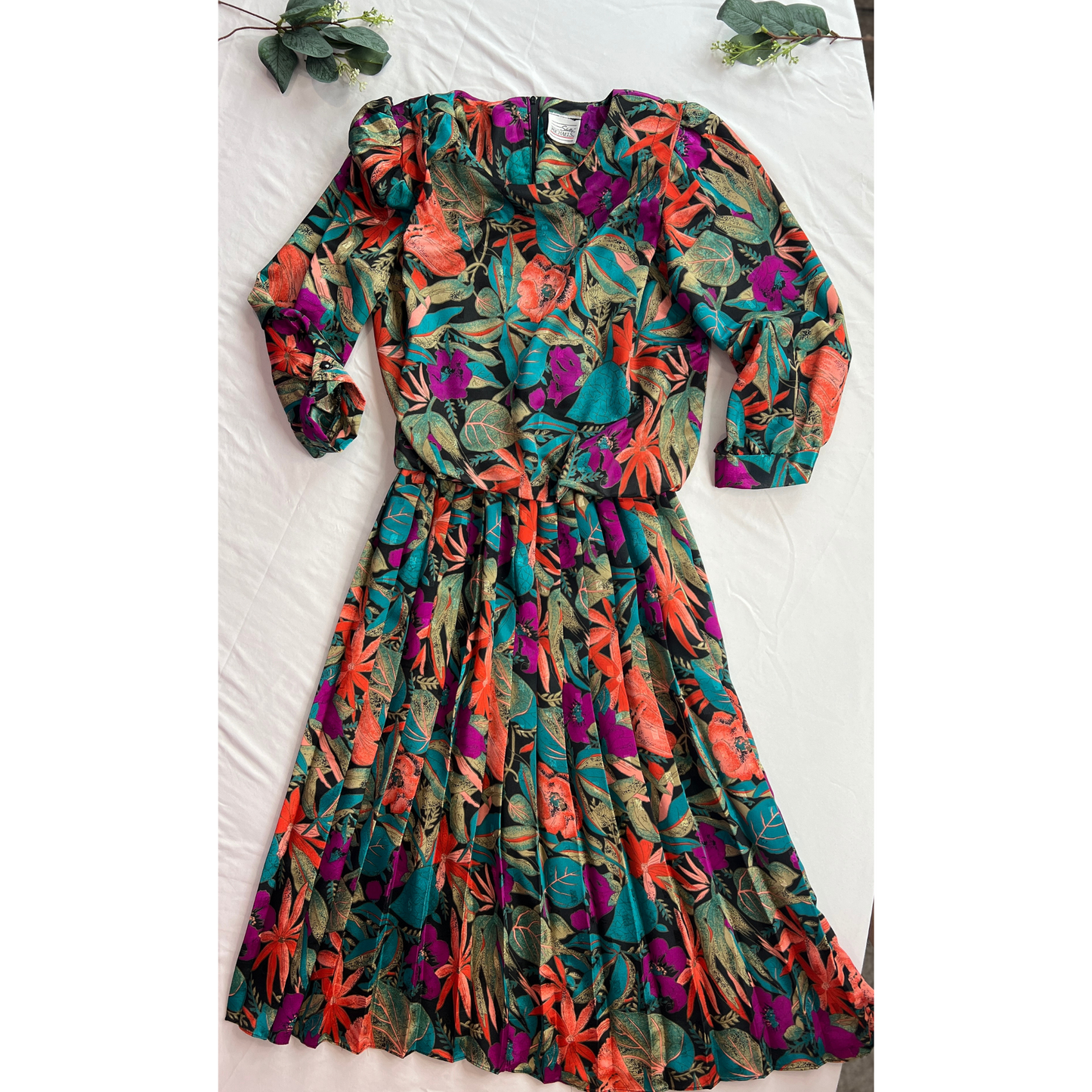 The Evergreen Muse – Vintage Leaf Print Midi Dress