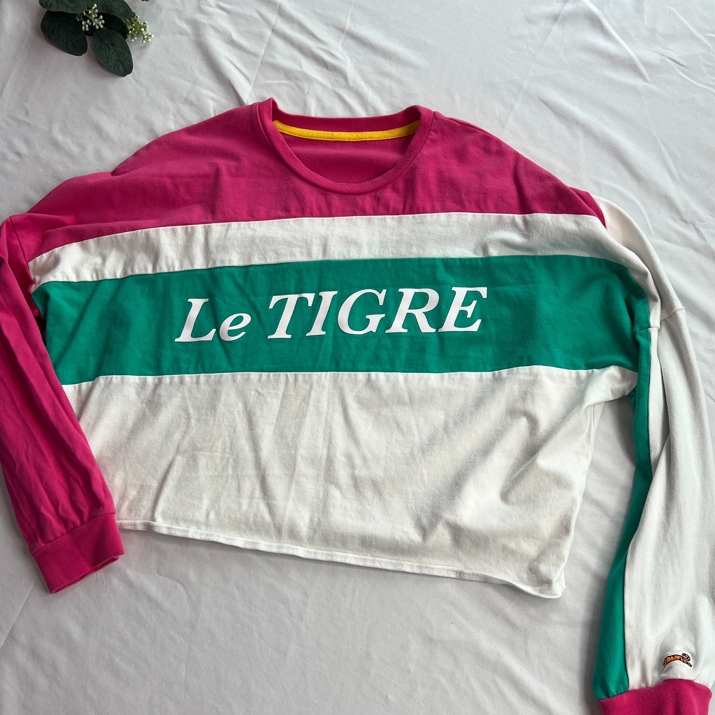 The Harper – Colorblock Cropped Tee by Le Tigre M