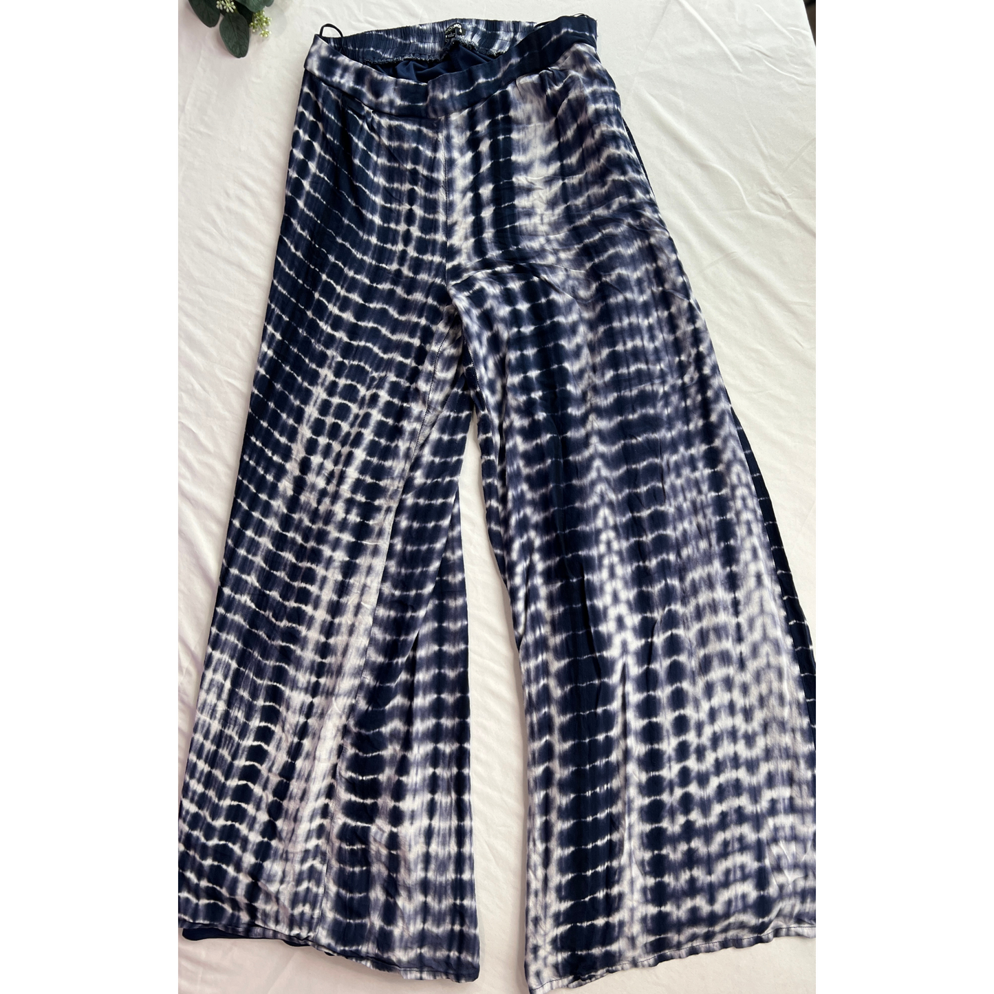 The Vibe Check – Tie Dye Lounge Pants L