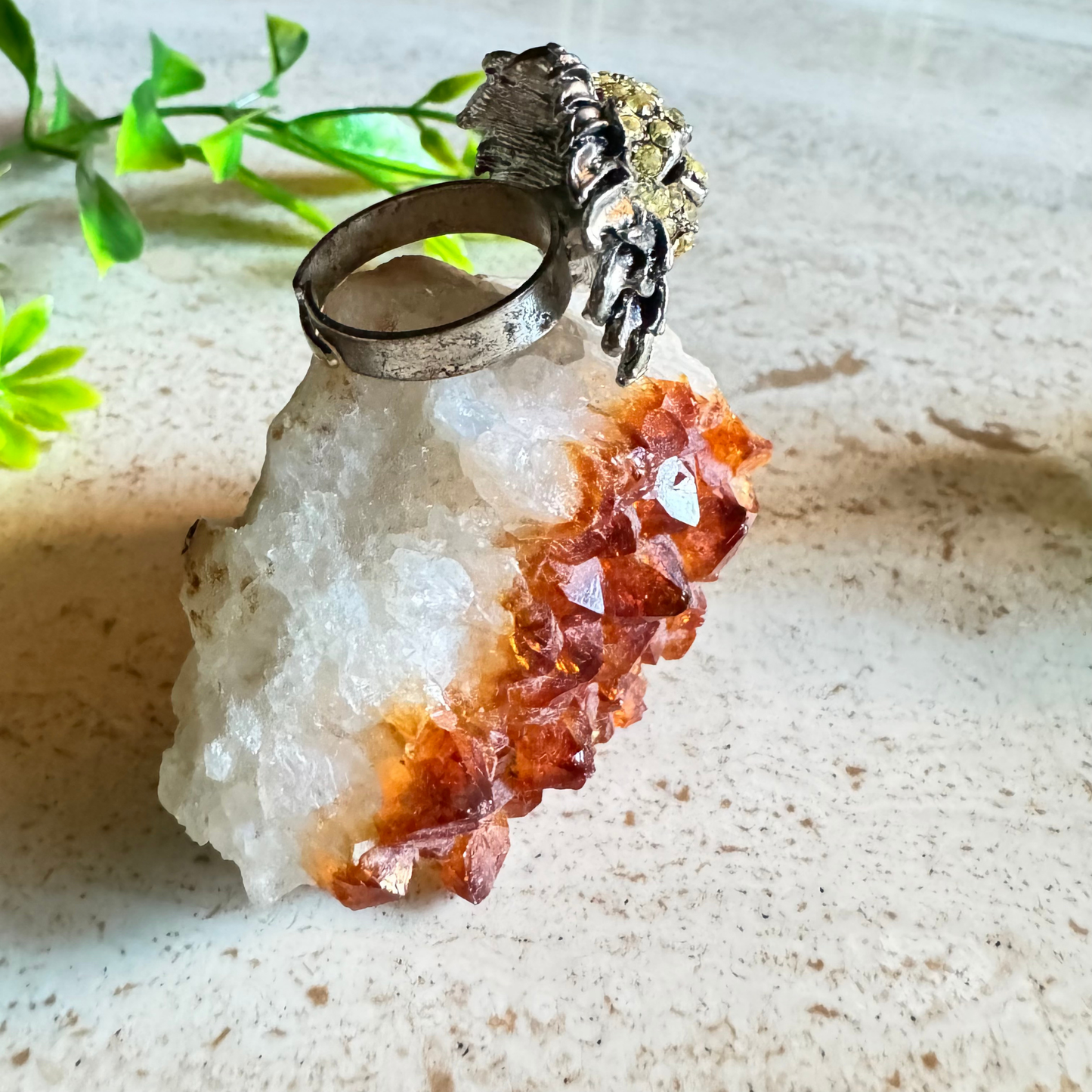 The Nala - Vintage Lion Head Brass Rhinestone Crystal Chunky Ring