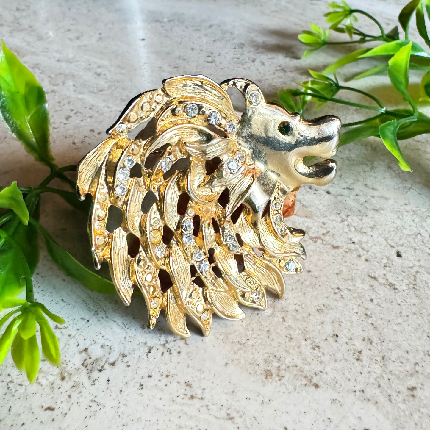 The Sovereign - Vintage Rhinestone Lion Brooch Pin