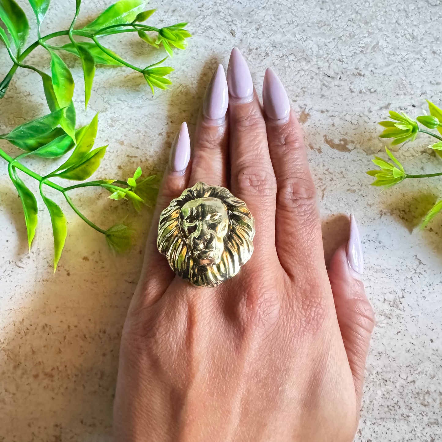 The Beyoncé – Vintage Statement Lion Head Ring in Gold ✨