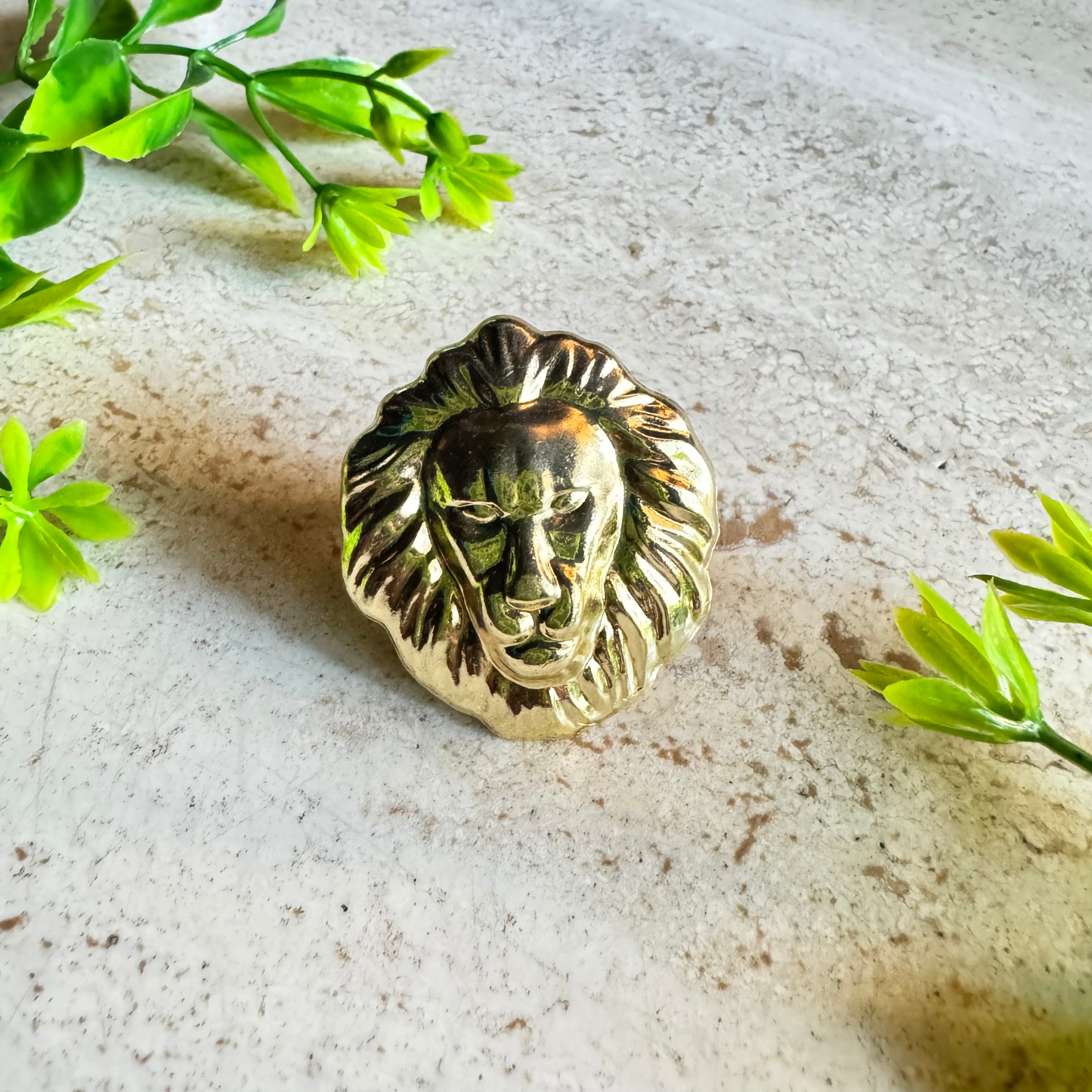 The Beyoncé – Vintage Statement Lion Head Ring in Gold ✨