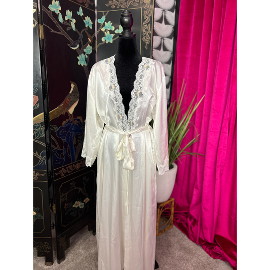 The Grace – Vintage White Satin & Lace Nightgown