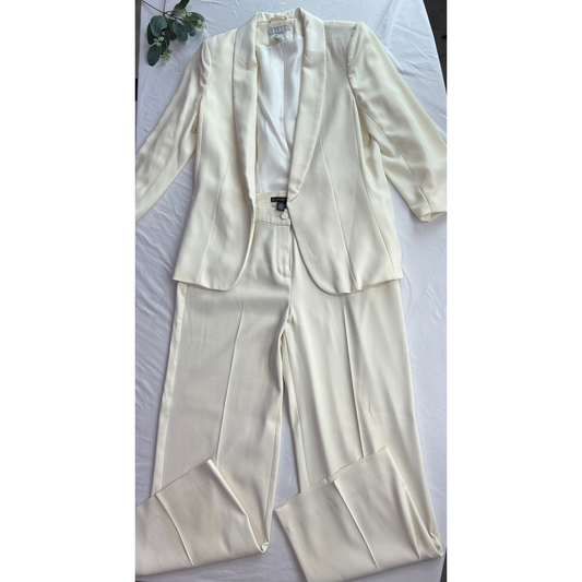 The Executive – White Tailored 2-Piece Suit by Black Label
